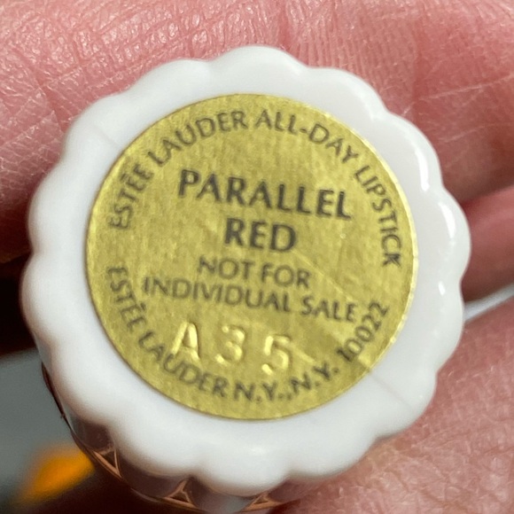 Estée Lauder NWT tote with full size products lipstick, self tanning spray,more - Picture 11 of 17